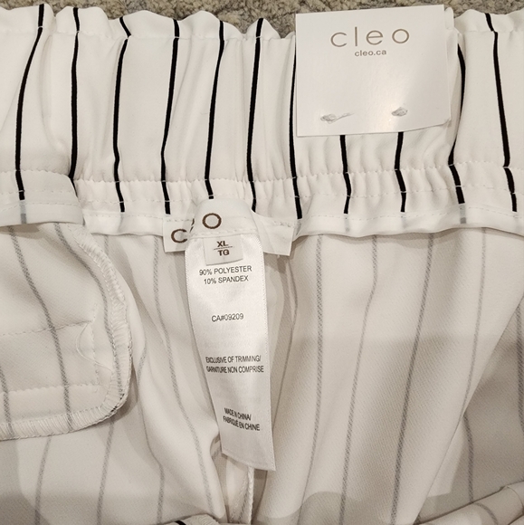 NWT White black stripe capri pant Size XL - Picture 2 of 3